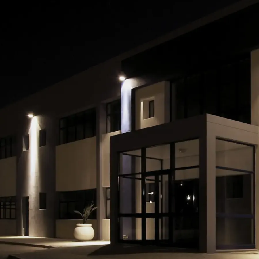 Werklampen > Philips breedstraler met bewegingssensor 1800 lumen 3000K 20W