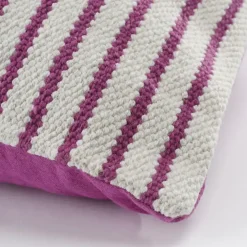 Sierkussen streep fuchsia - l55xb35xh10cm