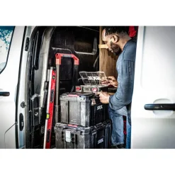 Gereedschapskisten & Opbergsystemen > SKIL Middelgrote stapelbare gereedschapskoffer met universele insert