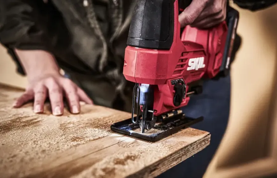 Accu Decoupeerzaag|Zaagmachines & -tafels > SKIL 20V decoupeerzaag 3421CA brushless (zonder accu)