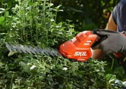 Grasscharen En Buxusscharen|Heggenscharen > SKIL 20V gras- en struikschaar 0630CA (zonder accu)