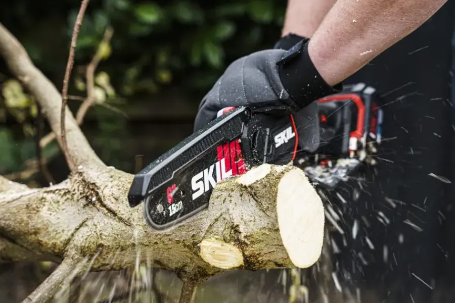 Kettingzagen > SKIL 20V hand kettingzaag brushless 15cm 0512CA (zonder accu en lader)