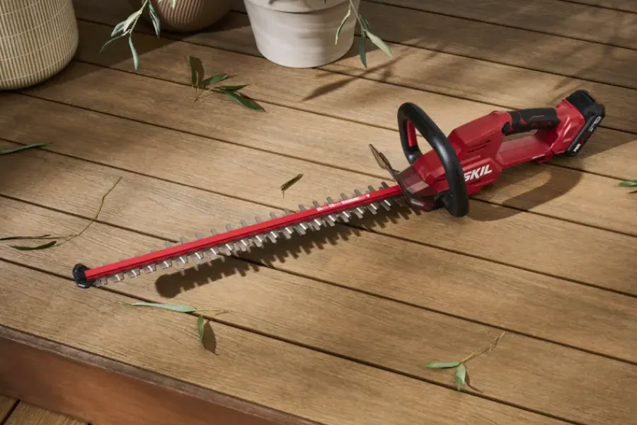 Heggenscharen > SKIL 20V heggenschaar 0440CA 55cm brushless (zonder accu)