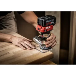 Overig Accu Gereedschap|Frees, Slijp & Schaafmachines > SKIL 20V kantenfrees / handfrees 3170CA brushless (zonder accu)