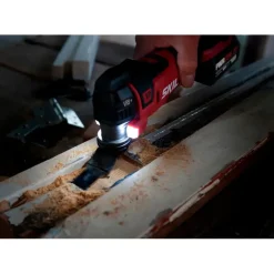 Multitools > SKIL 20V multitool 3650GA brushless incl. 2,0Ah USB accu + snellader en accessoires