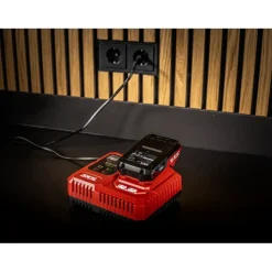 Overige Elektrisch Gereedschap Accessoires > SKIL 20V startset accu 2.0Ah USB-C + PD-lader 3143AA