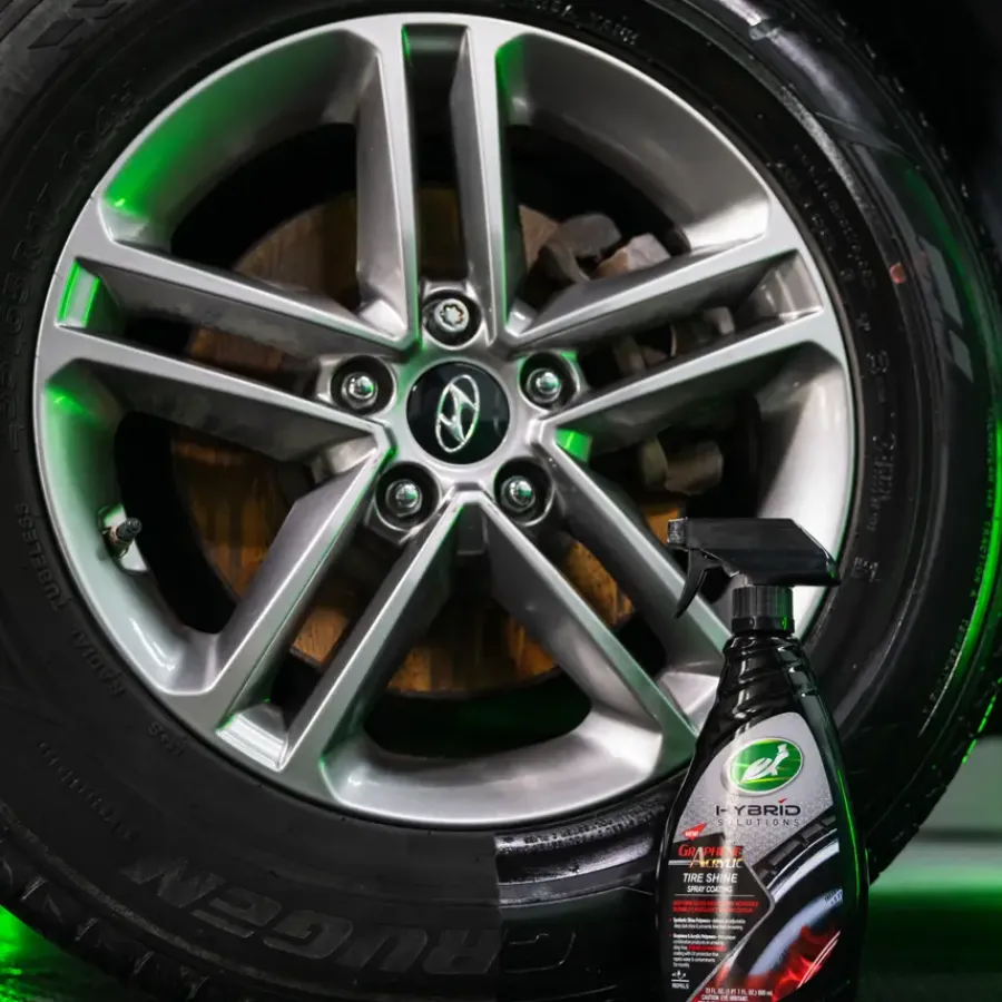 Auto Reinigings- & Poetsmiddelen > Turtle Wax hs tyre shine 680ml