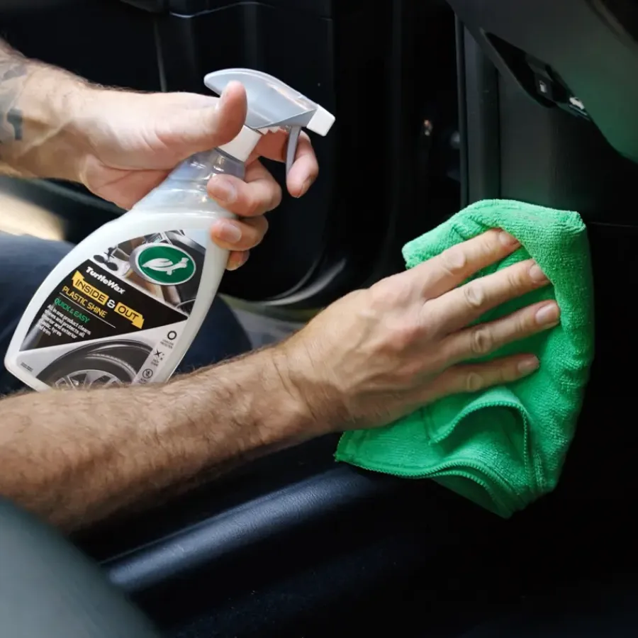 Auto Reinigings- & Poetsmiddelen > Turtle Wax 54148 inside & out plastic shine 500ml