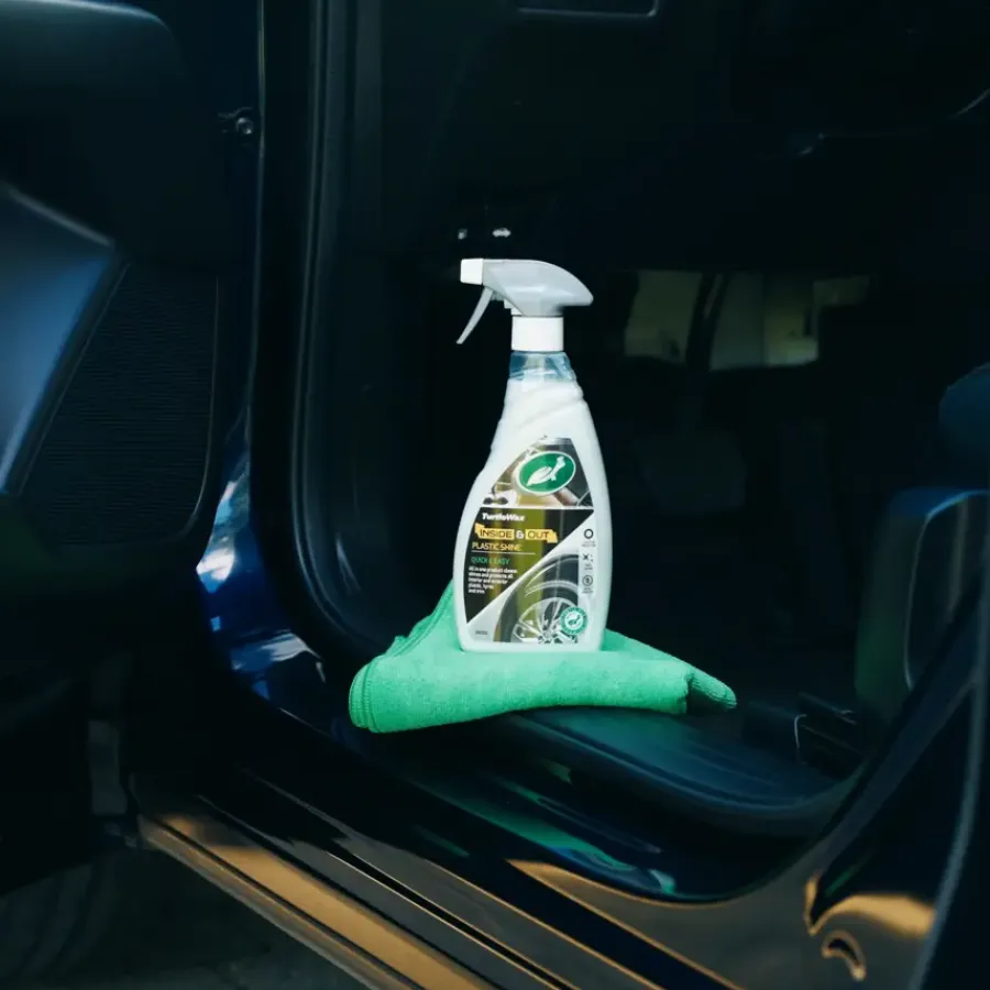 Auto Reinigings- & Poetsmiddelen > Turtle Wax 54148 inside & out plastic shine 500ml